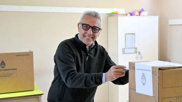 Julio Zamora votó en Benavídez: "Vamos a aportar a la construcción de la democracia desde la gestión municipal"